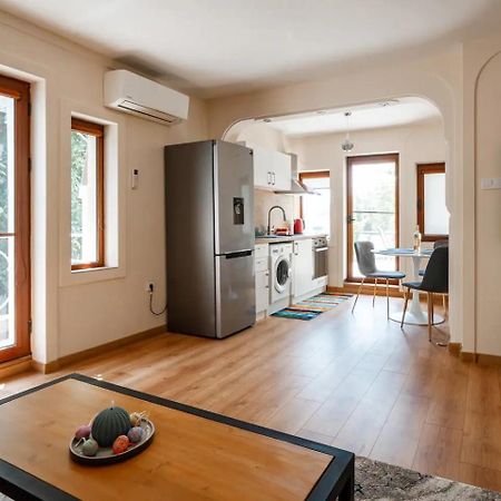 2-Bedroom Flat - Sunny Balcony プロヴディフ エクステリア 写真