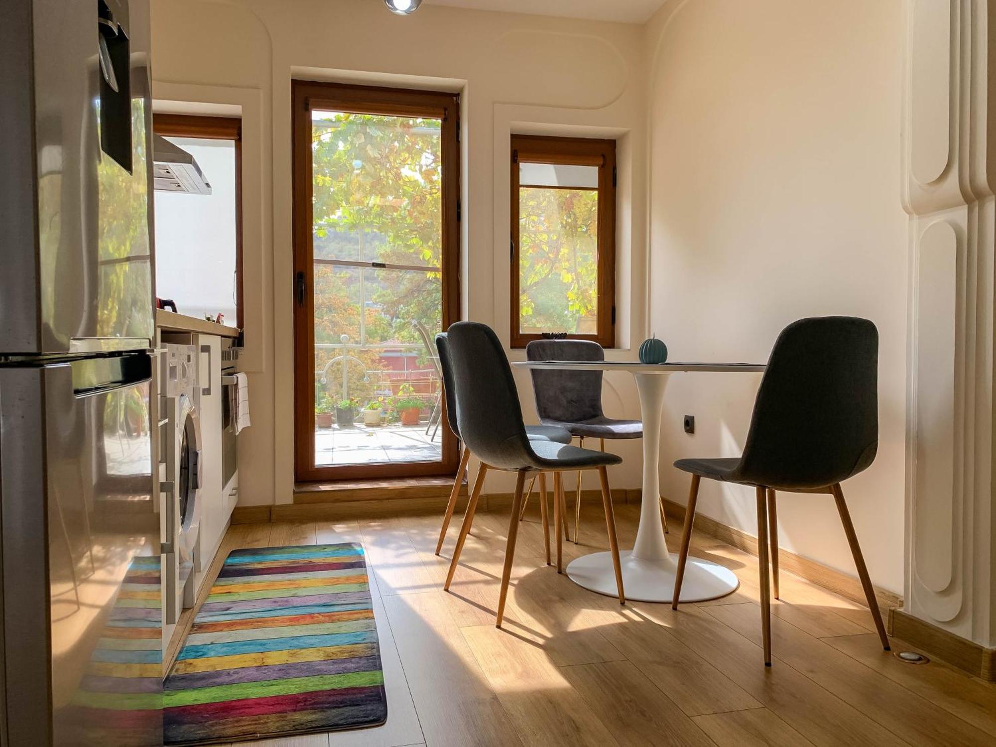 2-Bedroom Flat - Sunny Balcony プロヴディフ エクステリア 写真