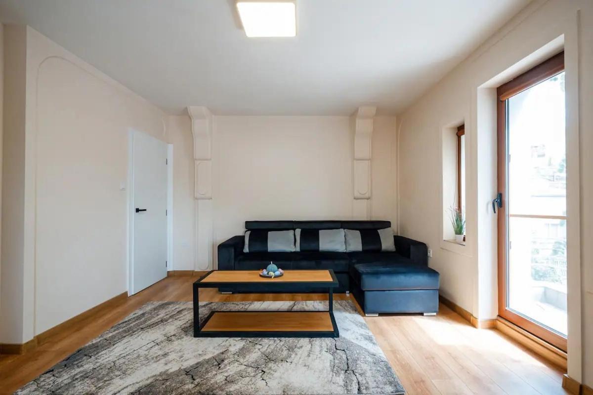 2-Bedroom Flat - Sunny Balcony プロヴディフ エクステリア 写真